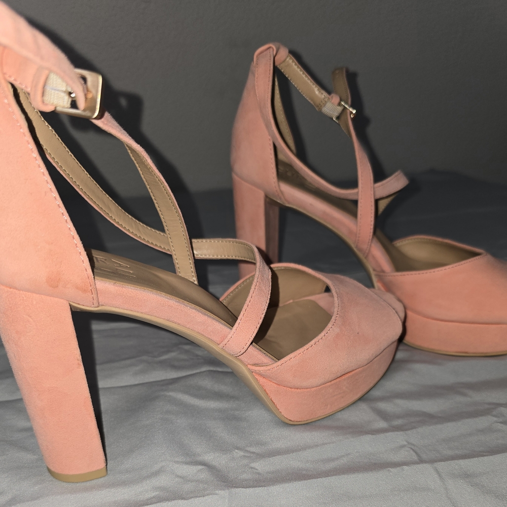 Naturalizer Pink Platform Heels with Chunky Design